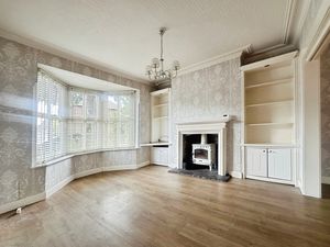 Lounge- click for photo gallery